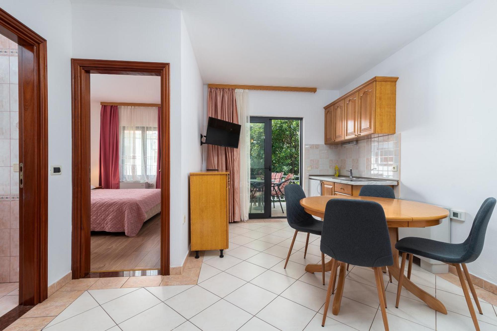 Maca Apartments & Suites Trogir Exterior foto
