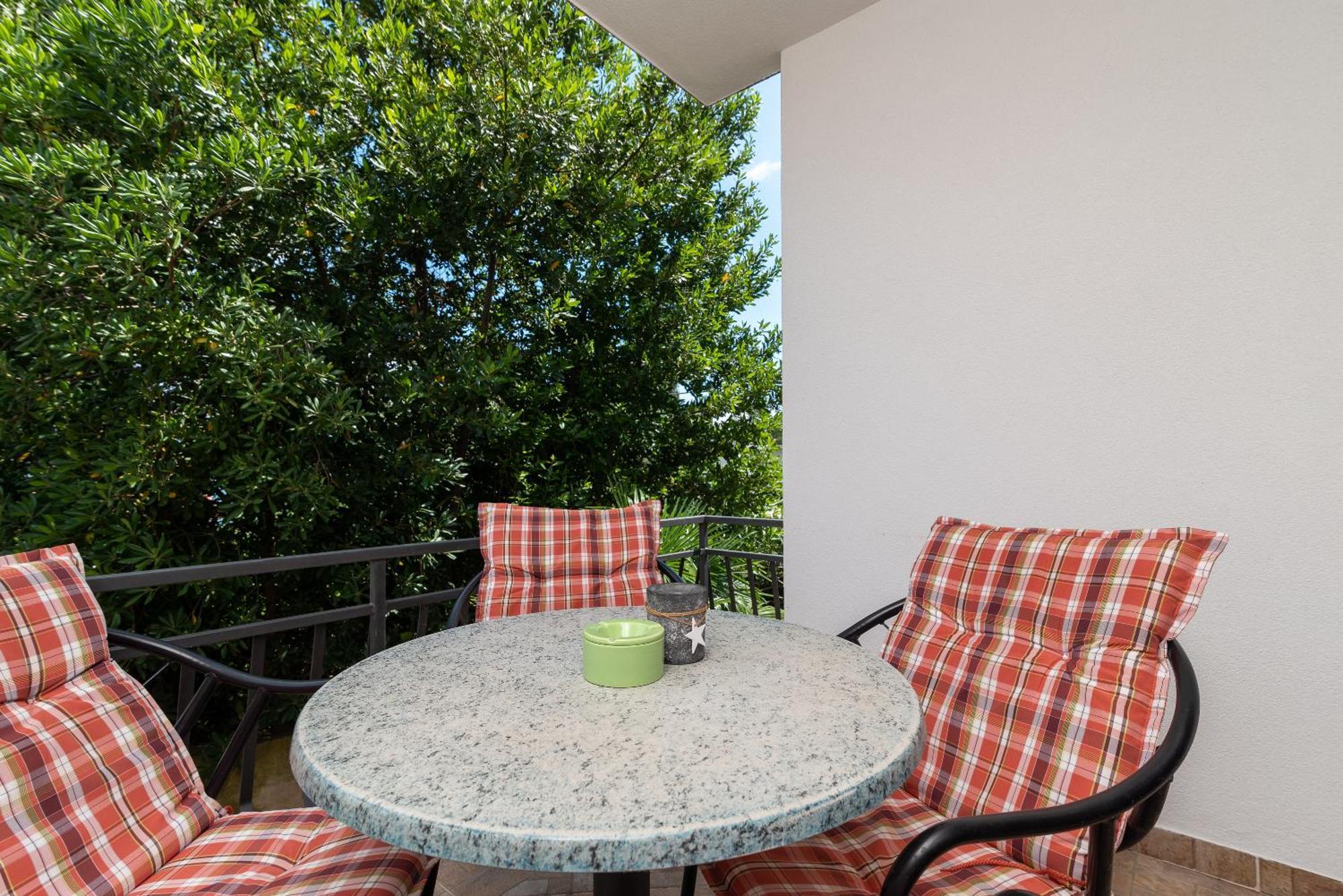 Maca Apartments & Suites Trogir Exterior foto