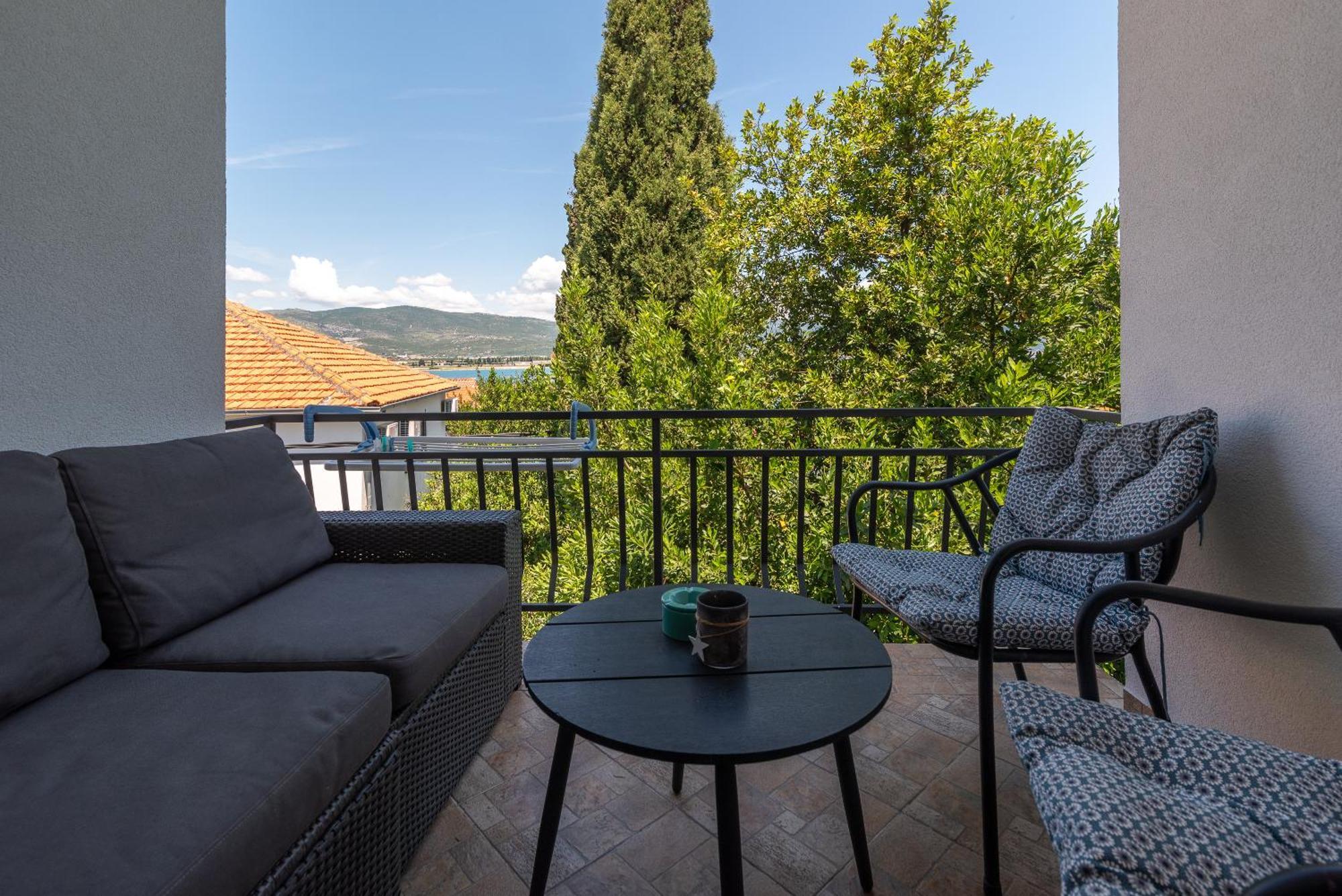 Maca Apartments & Suites Trogir Exterior foto