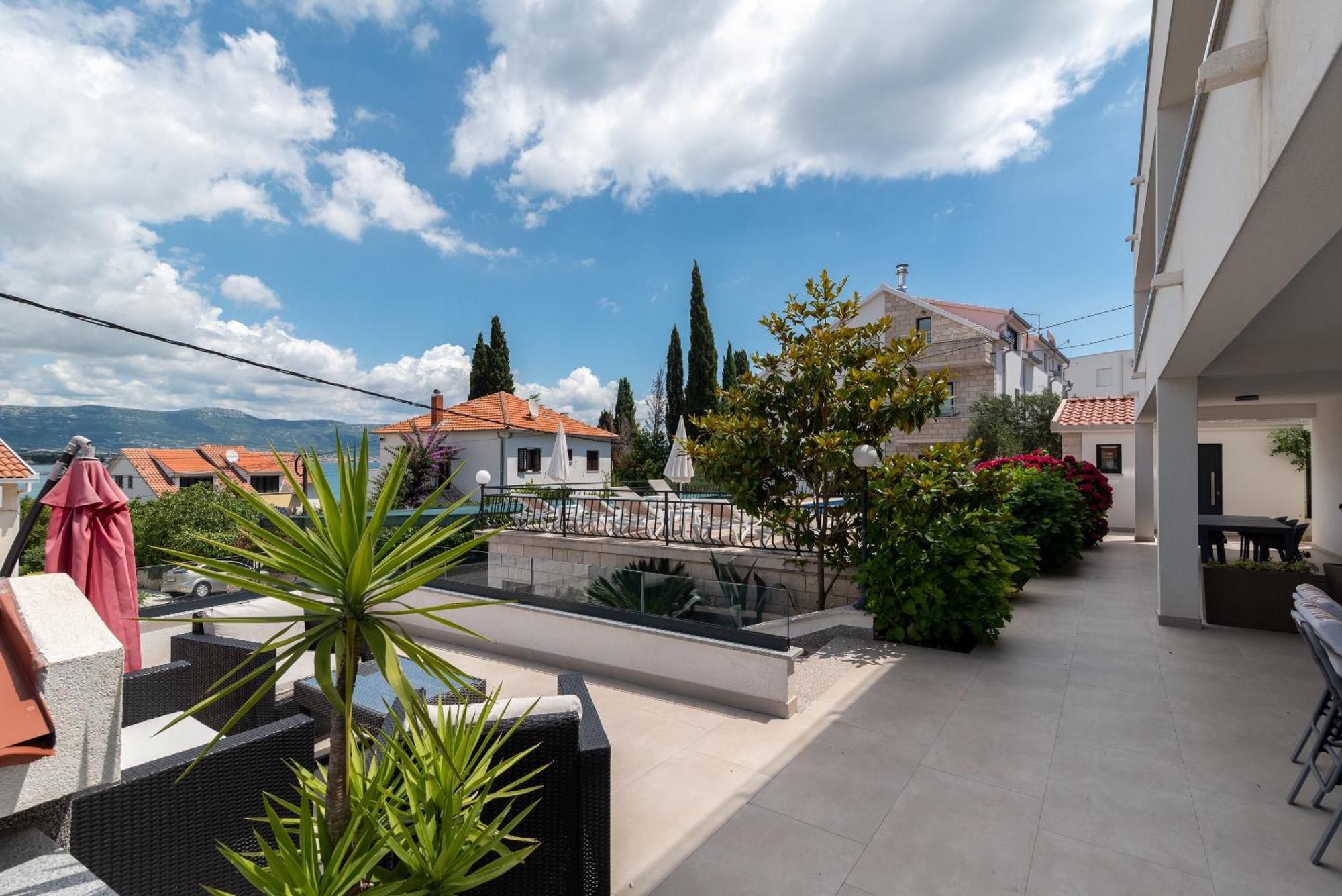 Maca Apartments & Suites Trogir Exterior foto
