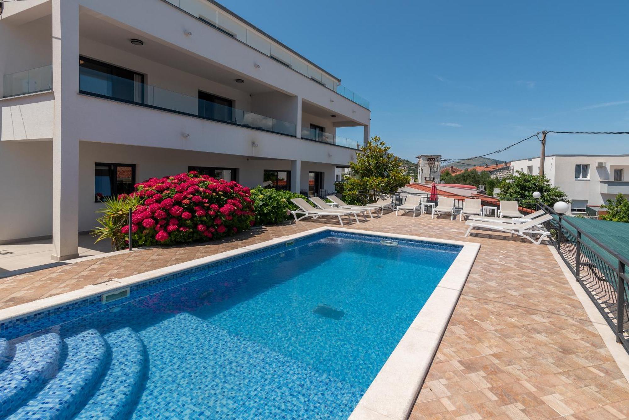 Maca Apartments & Suites Trogir Exterior foto