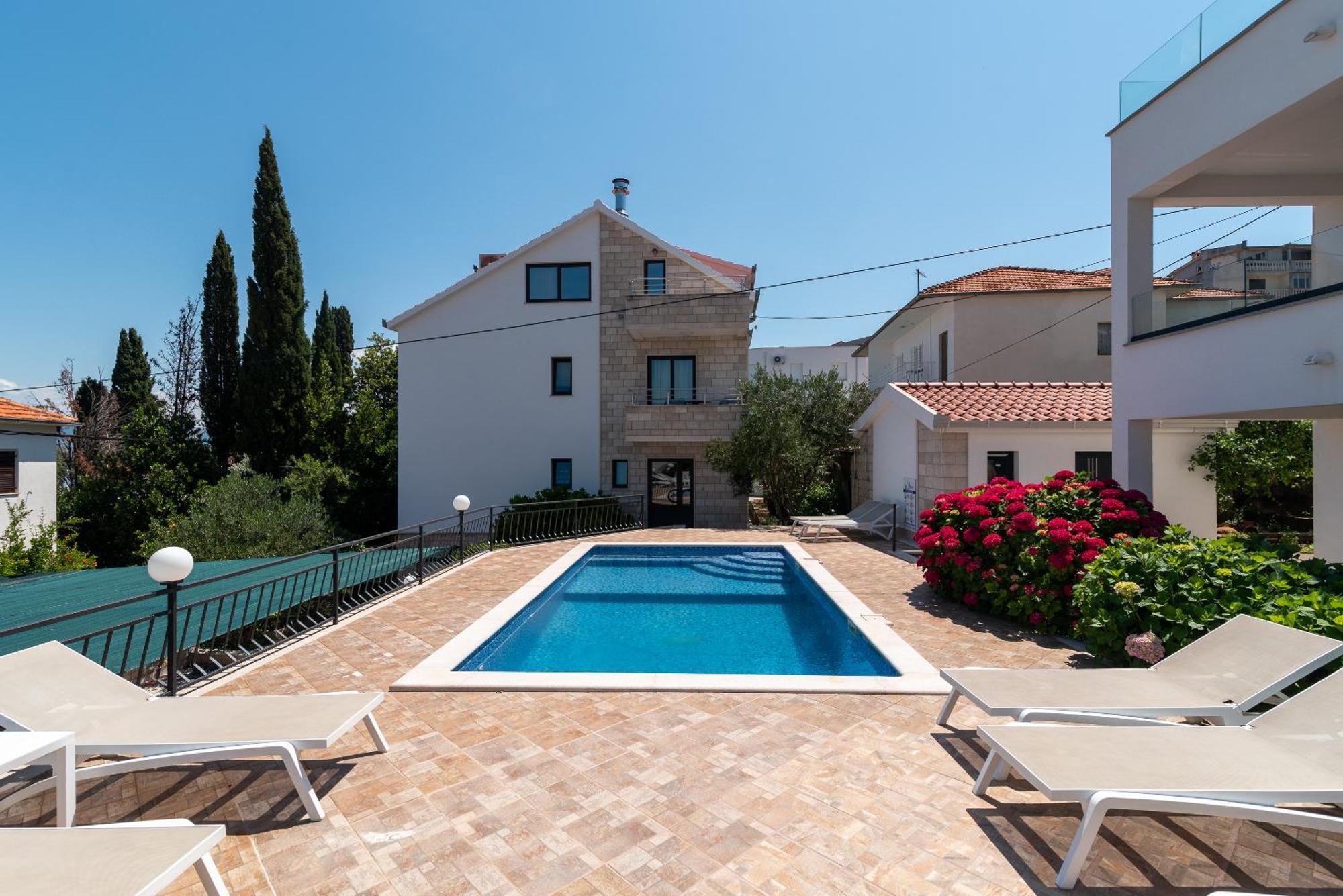 Maca Apartments & Suites Trogir Exterior foto