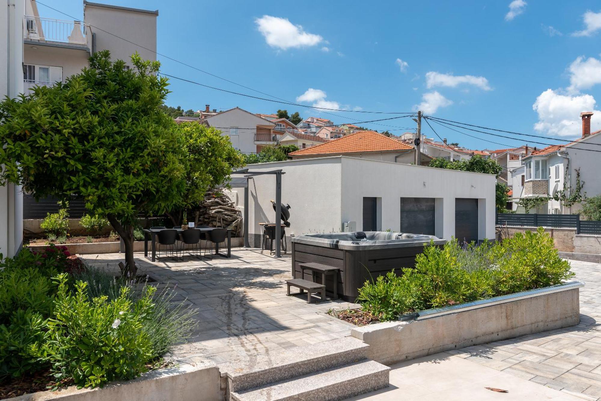 Maca Apartments & Suites Trogir Exterior foto
